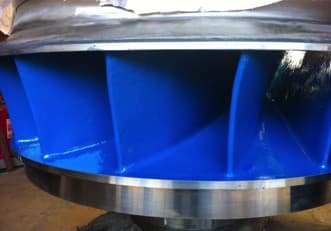 Rodete Sulzer finalizado con el recubrimiento CeramAlloy CL+AC, listo para resistir la erosión y cavitación.