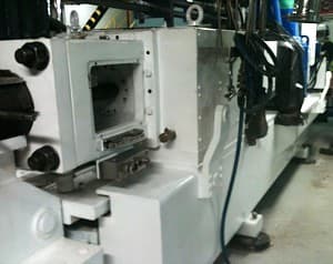 Sección de la máquina restaurada con el sistema CHEMCLAD XC Blanco, mostrando un acabado uniforme y limpio de grado alim