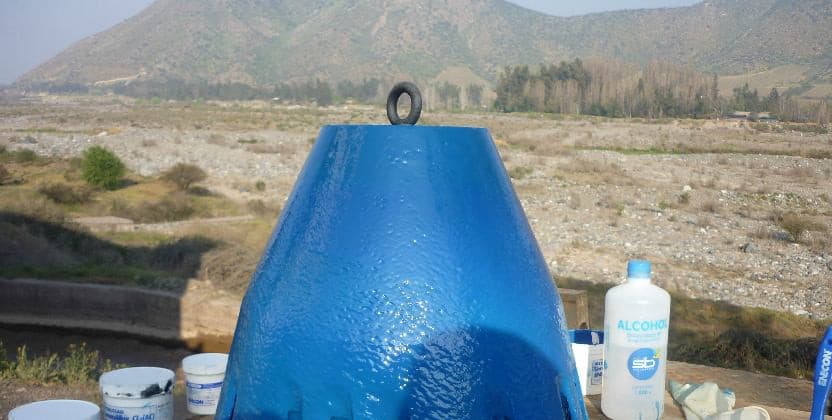 Cono de la turbina Kaplan completamente restaurado y protegido con el recubrimiento CeramAlloy CL+AC en color azul.